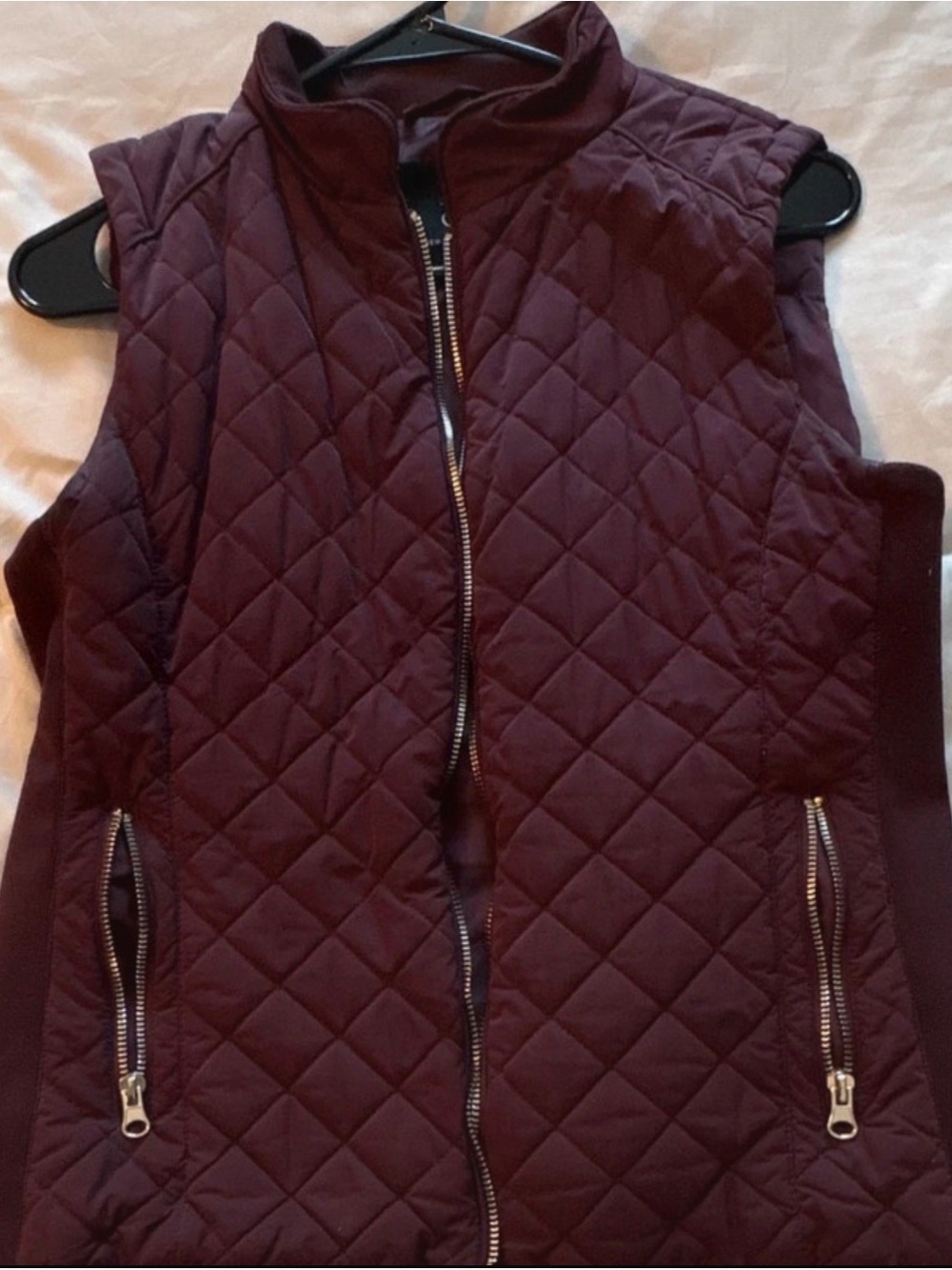 New York & Company Quilted Sleeveless Vest in Burgundy